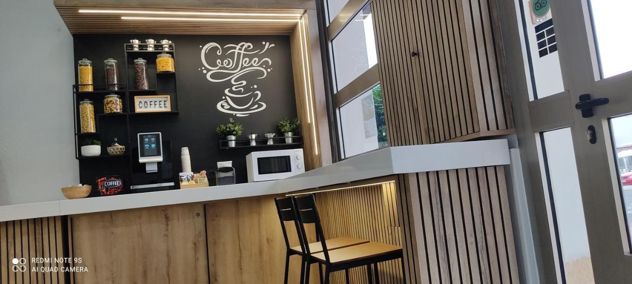 Hostal Hs Puerto Lumbreras بويرتو لوبريراس المظهر الخارجي الصورة